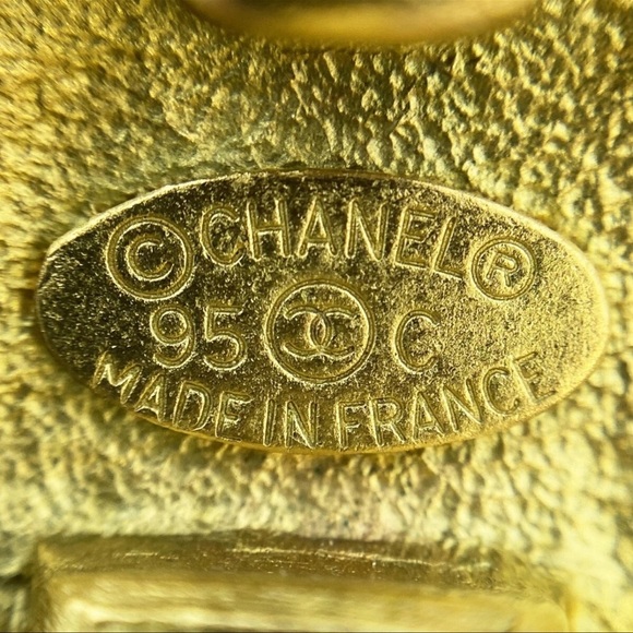 CHANEL Gold Iconic CC Logo Earrings - Picture 5 of 16